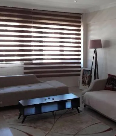 Apartment Guzelyalida Cok Merkezi Yerde Tatli Ve Sirin Daire
