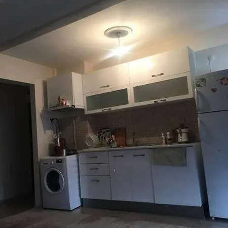 Apartment Guzelyalida Cok Merkezi Yerde Tatli Ve Sirin Daire *