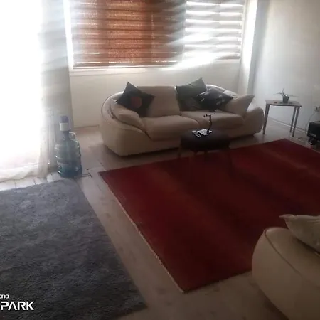 Guzelyalida Cok Merkezi Yerde Tatli Ve Sirin Daire * Izmir