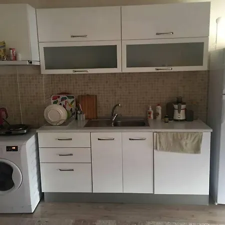 Guzelyalida Cok Merkezi Yerde Tatli Ve Sirin Daire Apartment Izmir